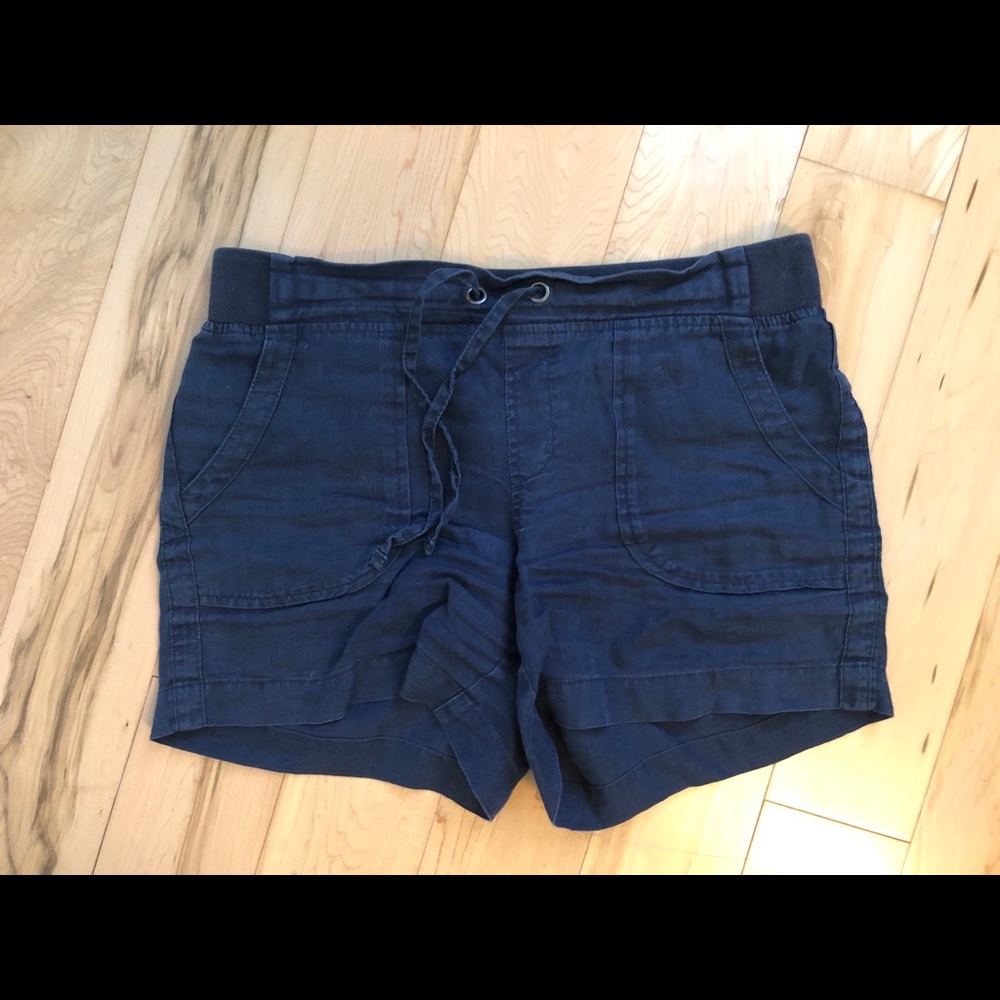 Athleta sz 6 navy linen shorts